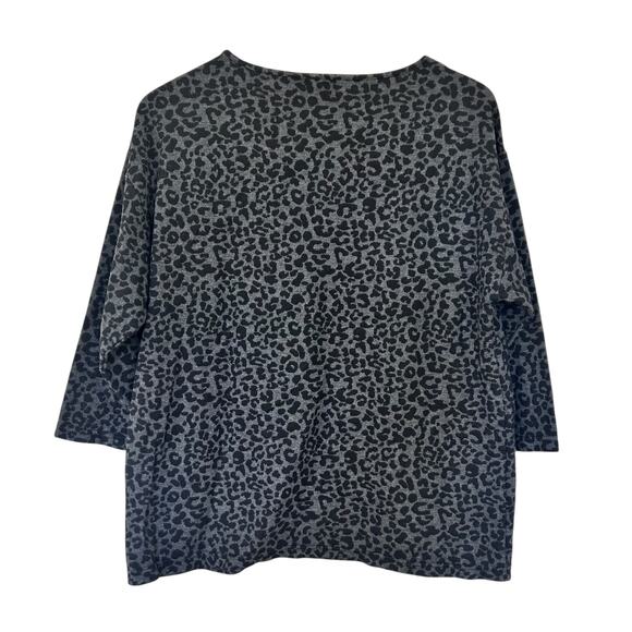 Weekends by Chicos Gray Black Leopard Print 3/4 Sleeve Shirt Sz L - Picture 3 of 3